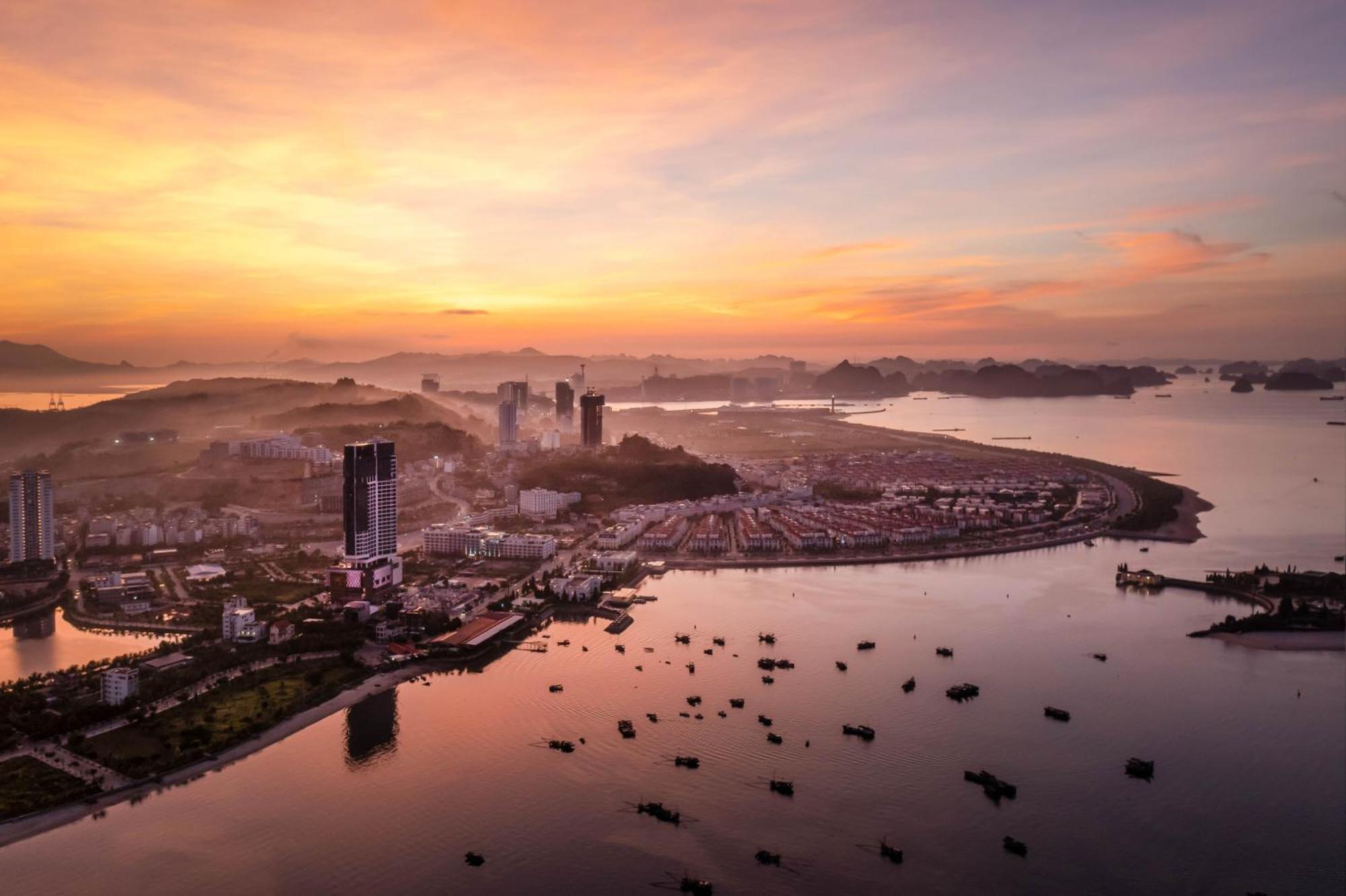 Готель Radisson Blu Ha Long Bay Екстер'єр фото