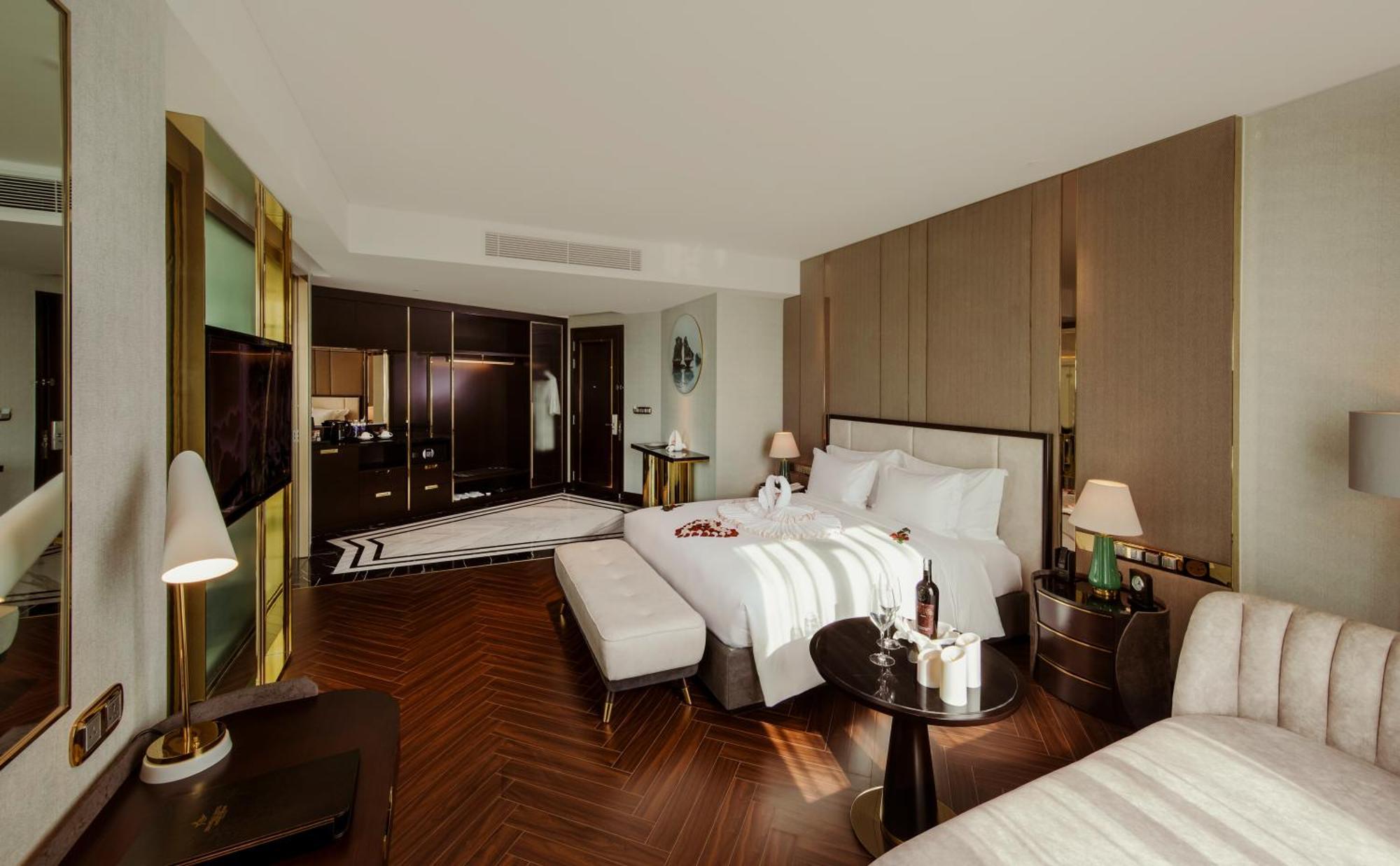 Готель Radisson Blu Ha Long Bay Екстер'єр фото