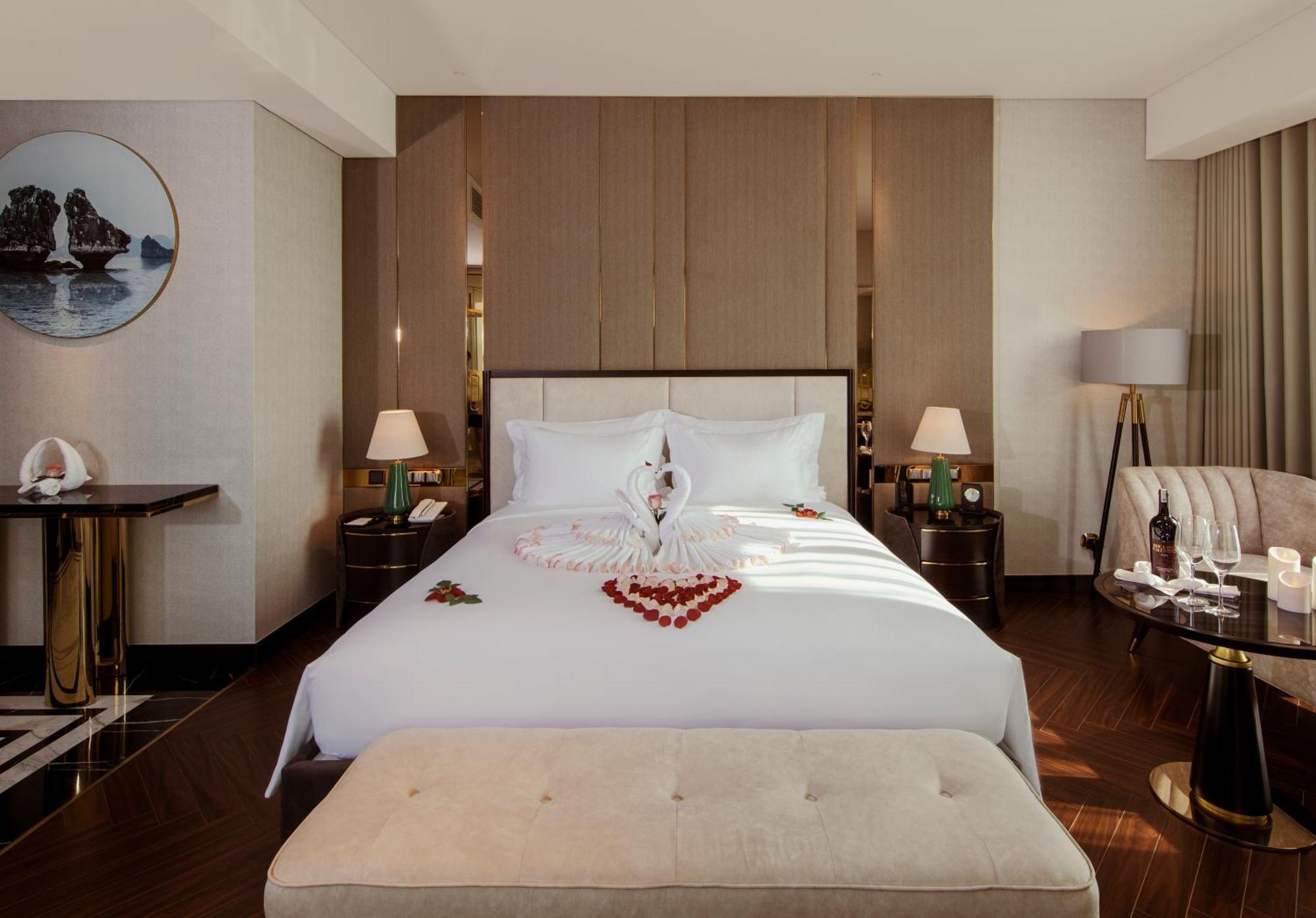 Готель Radisson Blu Ha Long Bay Екстер'єр фото