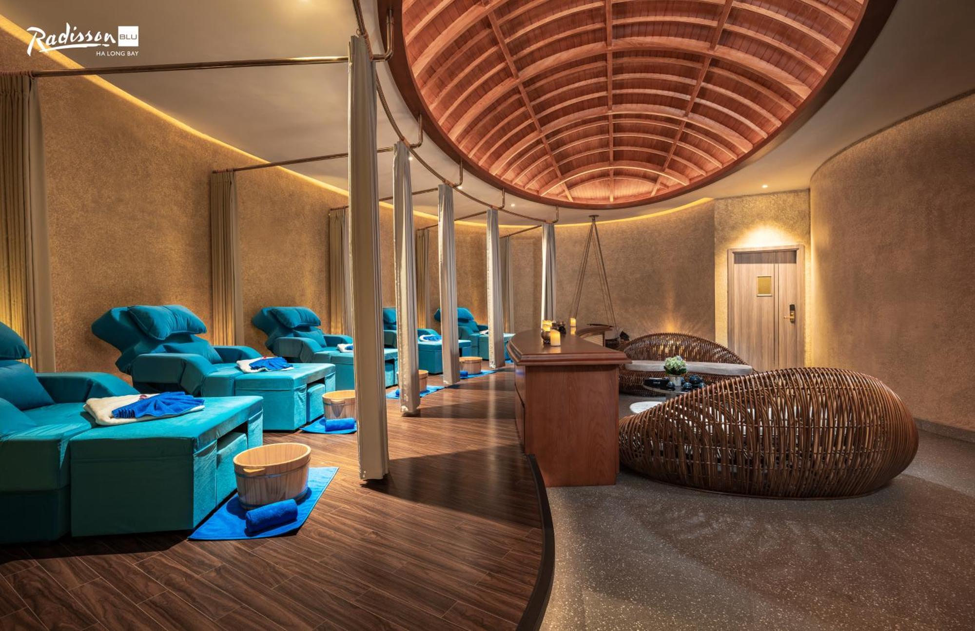 Готель Radisson Blu Ha Long Bay Екстер'єр фото