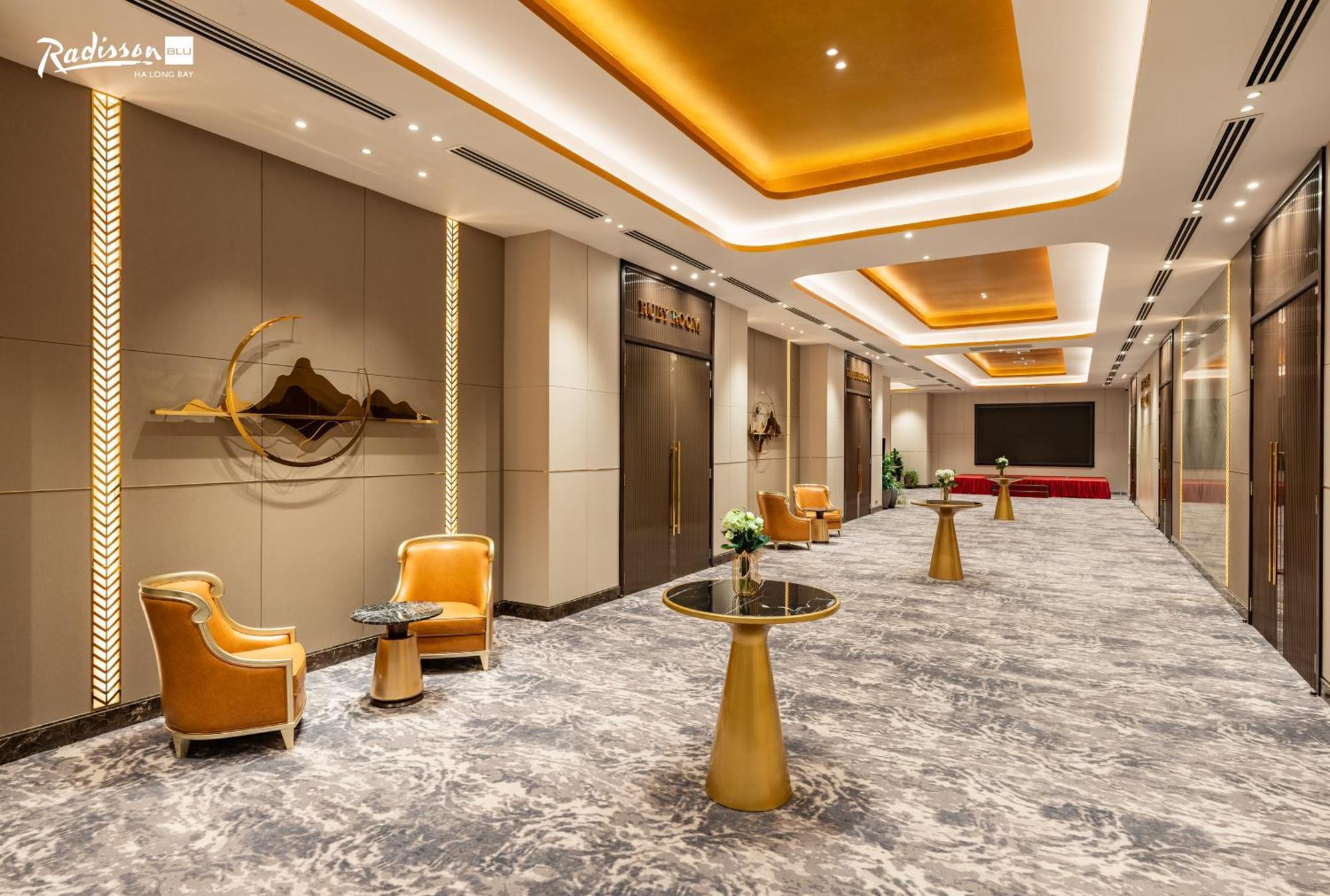 Готель Radisson Blu Ha Long Bay Екстер'єр фото