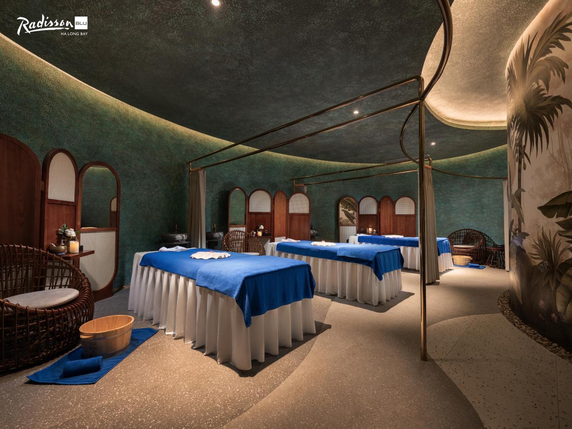 Готель Radisson Blu Ha Long Bay Екстер'єр фото