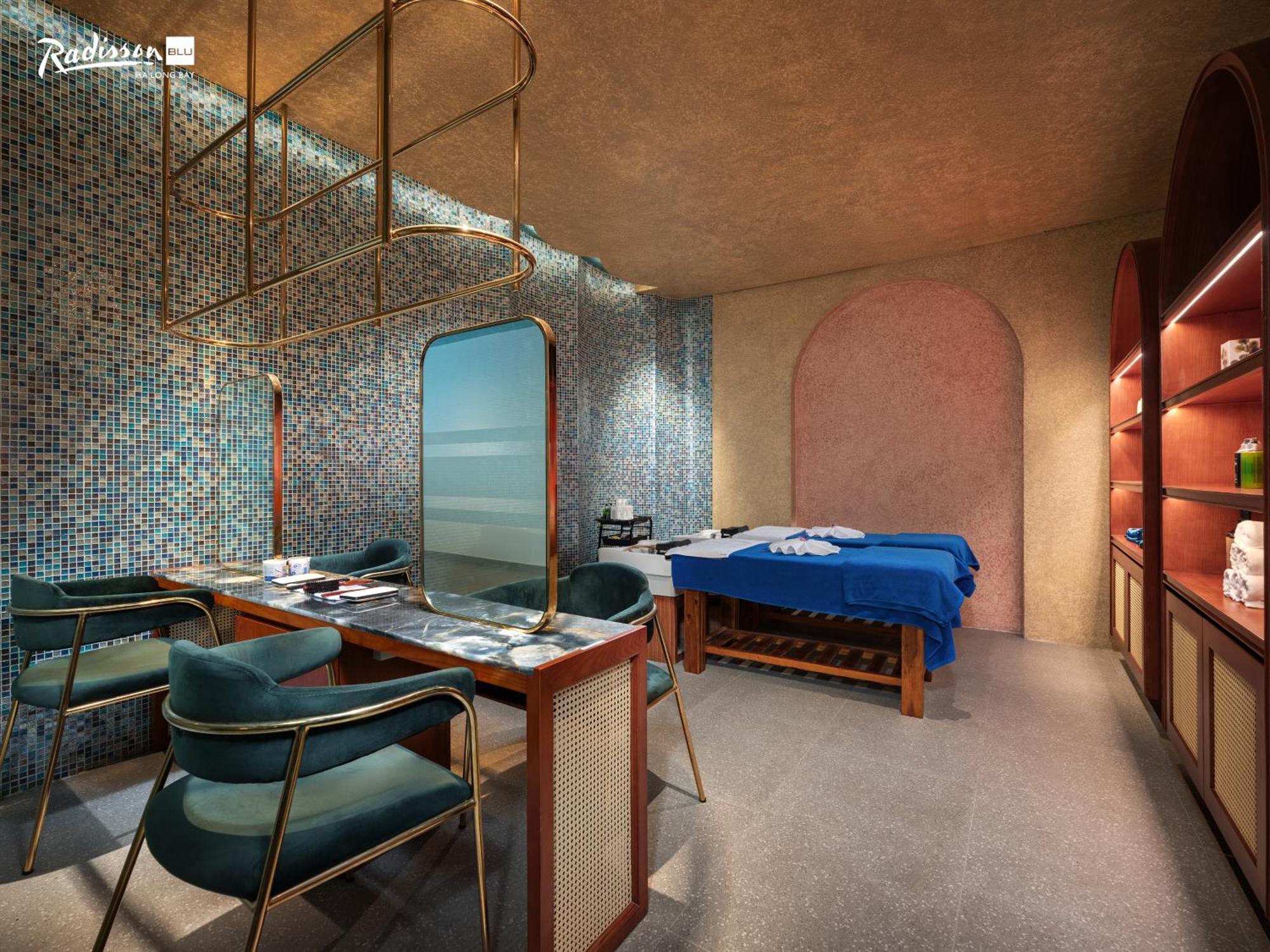 Готель Radisson Blu Ha Long Bay Екстер'єр фото